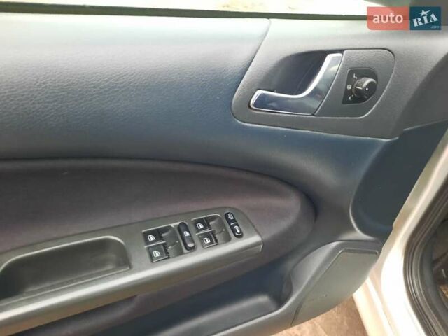 Сірий Шкода Октавія, об'ємом двигуна 1.6 л та пробігом 202 тис. км за 4850 $, фото 34 на Automoto.ua