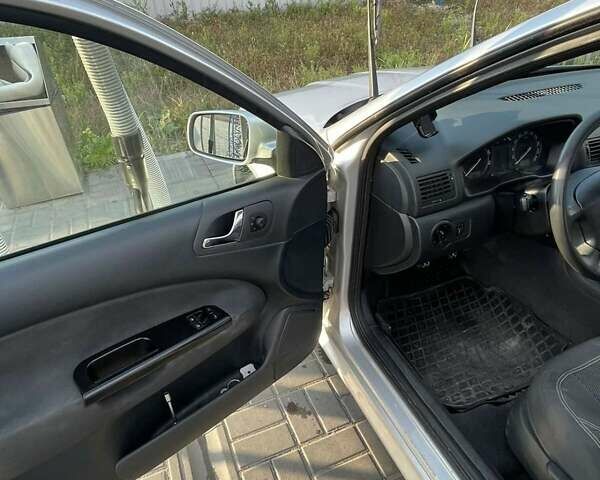 Серый Шкода Октавия, объемом двигателя 1.6 л и пробегом 189 тыс. км за 5800 $, фото 10 на Automoto.ua