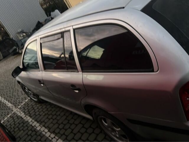 Серый Шкода Октавия, объемом двигателя 1.6 л и пробегом 243 тыс. км за 2500 $, фото 5 на Automoto.ua