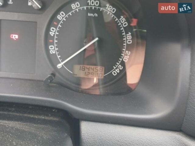 Серый Шкода Октавия, объемом двигателя 1.6 л и пробегом 184 тыс. км за 2901 $, фото 3 на Automoto.ua
