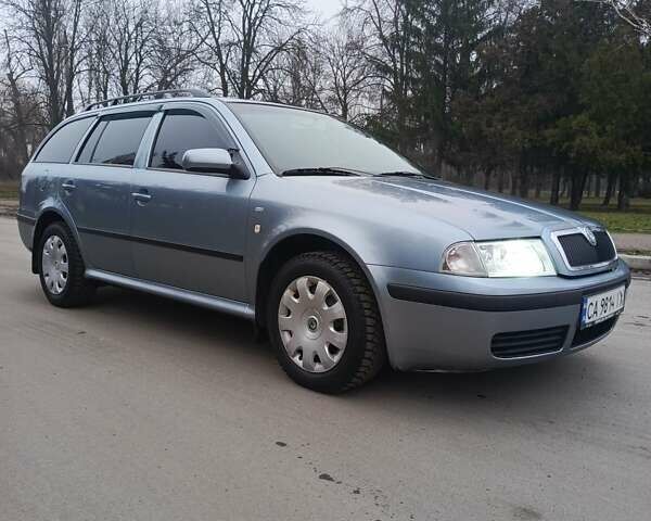 Серый Шкода Октавия, объемом двигателя 1.6 л и пробегом 273 тыс. км за 4900 $, фото 1 на Automoto.ua