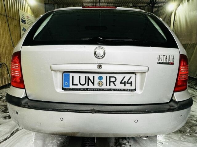 Сірий Шкода Октавія, об'ємом двигуна 0 л та пробігом 270 тис. км за 2999 $, фото 2 на Automoto.ua