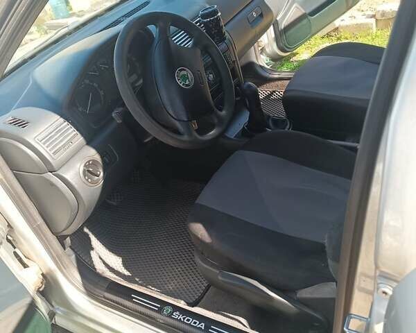 Шкода Октавия 2003 в Макарове на Automoto.ua Серый Шкода Октавия, объемом двигателя 1.6 л и пробегом 253 тыс. км за 4900 $, фото 7 на Automoto.ua