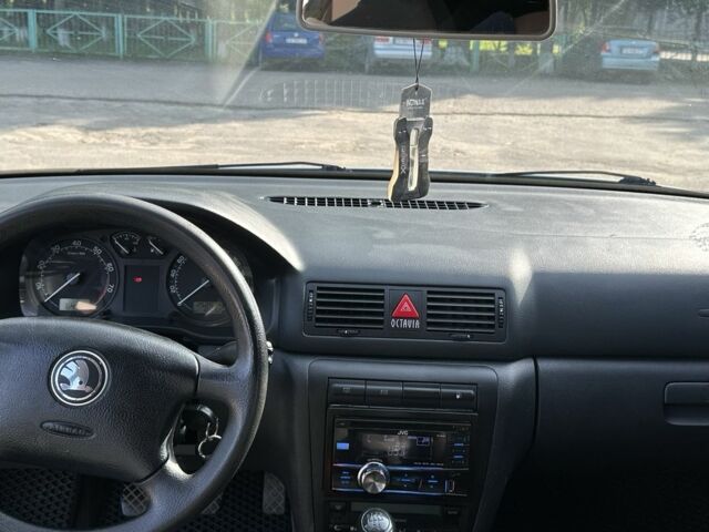 Серый Шкода Октавия, объемом двигателя 1.6 л и пробегом 252 тыс. км за 4300 $, фото 17 на Automoto.ua