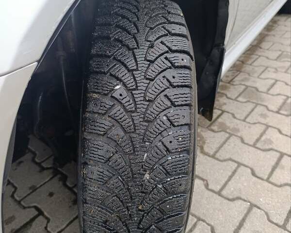 Шкода Октавія 2003 у Кельменцах на Automoto.ua Сірий Шкода Октавія, об'ємом двигуна 1.6 л та пробігом 211 тис. км за 4000 $, фото 2 на Automoto.ua