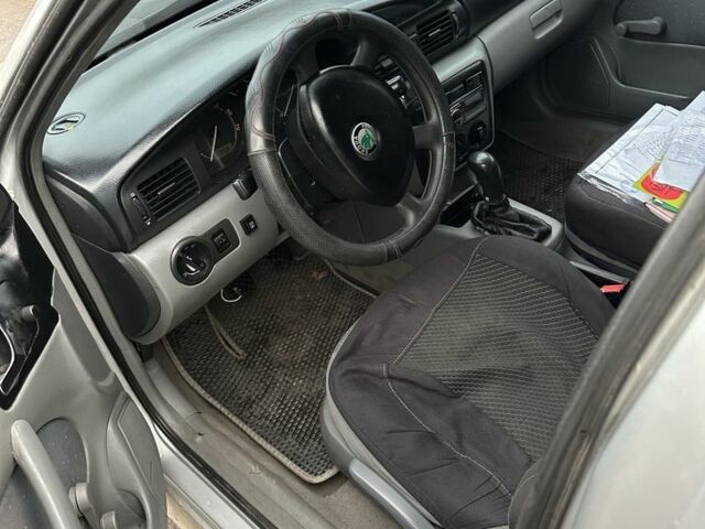 Серый Шкода Октавия, объемом двигателя 1.6 л и пробегом 387 тыс. км за 3500 $, фото 3 на Automoto.ua