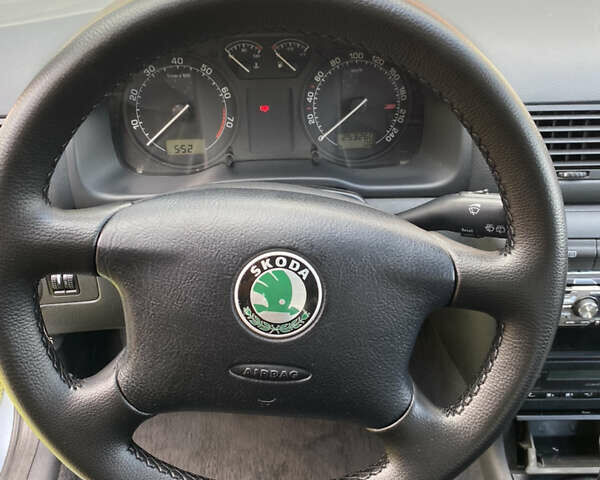 Серый Шкода Октавия, объемом двигателя 1.6 л и пробегом 253 тыс. км за 4500 $, фото 5 на Automoto.ua