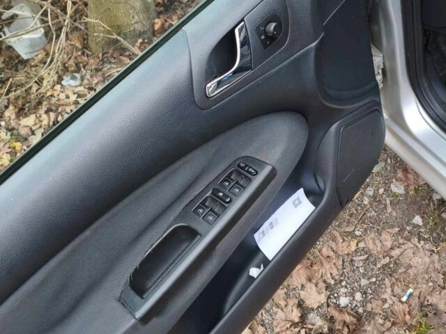 Сірий Шкода Октавія, об'ємом двигуна 2 л та пробігом 250 тис. км за 4700 $, фото 3 на Automoto.ua