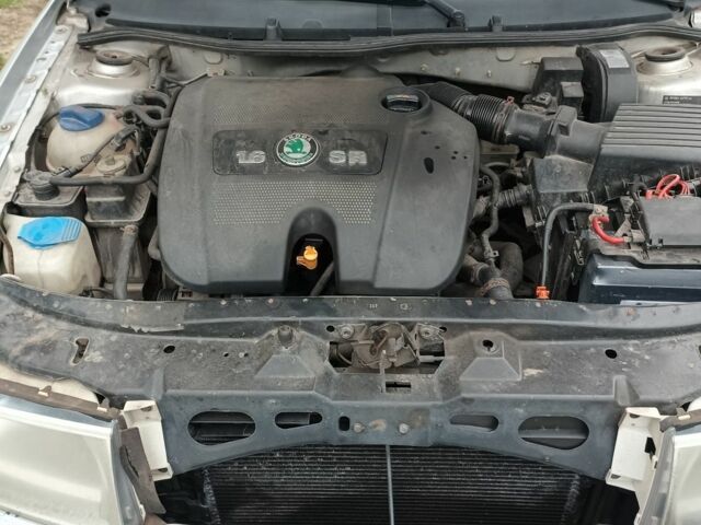 Шкода Октавия 2003 в Макарове на Automoto.ua Серый Шкода Октавия, объемом двигателя 1.6 л и пробегом 253 тыс. км за 4900 $, фото 17 на Automoto.ua