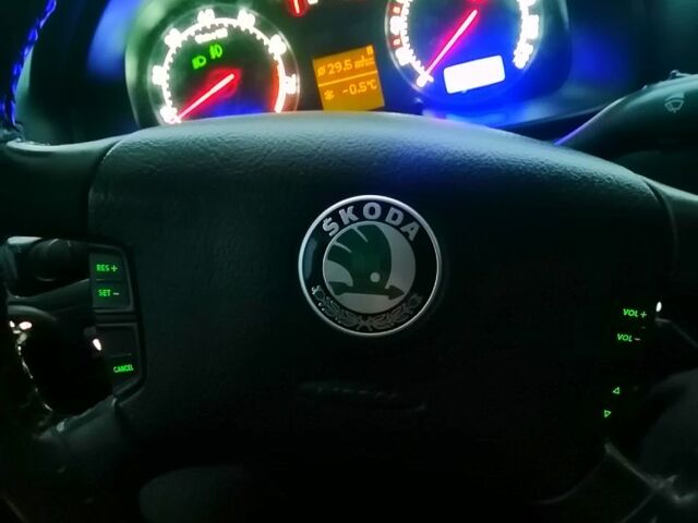 Сірий Шкода Октавія, об'ємом двигуна 1.8 л та пробігом 317 тис. км за 6300 $, фото 1 на Automoto.ua