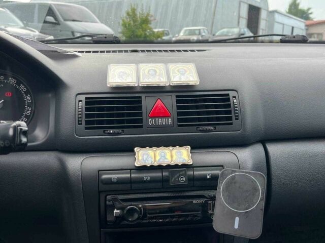 Серый Шкода Октавия, объемом двигателя 1.6 л и пробегом 436 тыс. км за 3340 $, фото 15 на Automoto.ua