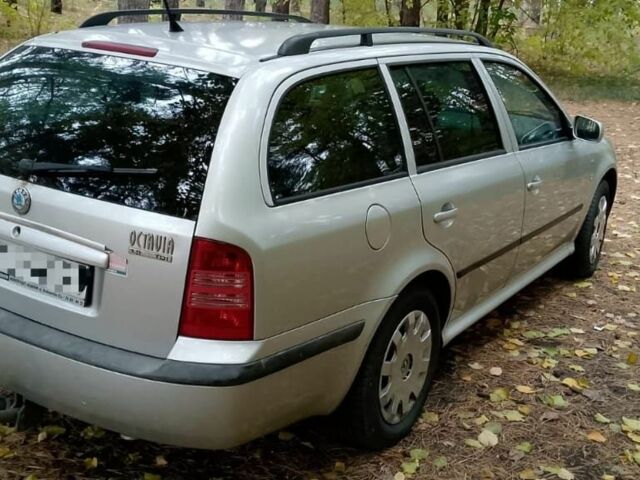 Серый Шкода Октавия, объемом двигателя 0 л и пробегом 318 тыс. км за 2300 $, фото 3 на Automoto.ua