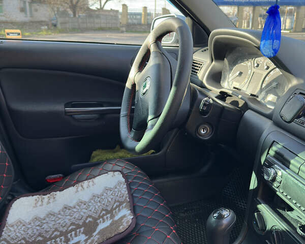 Серый Шкода Октавия, объемом двигателя 1.6 л и пробегом 236 тыс. км за 4000 $, фото 13 на Automoto.ua