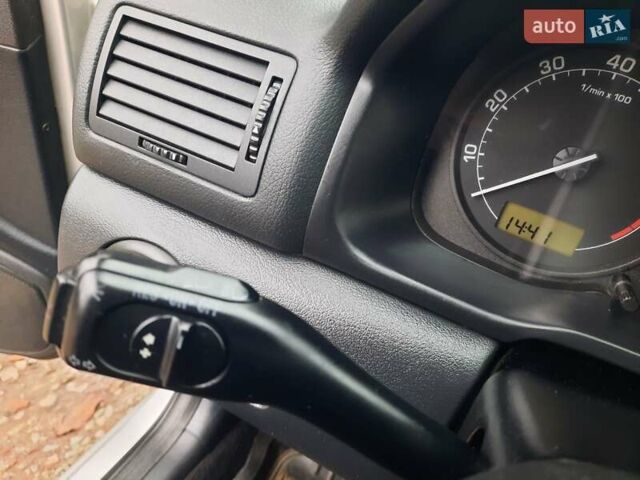 Сірий Шкода Октавія, об'ємом двигуна 1.6 л та пробігом 202 тис. км за 4850 $, фото 33 на Automoto.ua