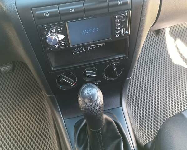 Шкода Октавия 2003 в Макарове на Automoto.ua Серый Шкода Октавия, объемом двигателя 1.6 л и пробегом 253 тыс. км за 4900 $, фото 5 на Automoto.ua