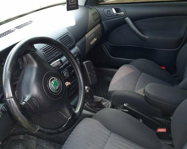 Сірий Шкода Октавія, об'ємом двигуна 1.6 л та пробігом 200 тис. км за 4700 $, фото 1 на Automoto.ua