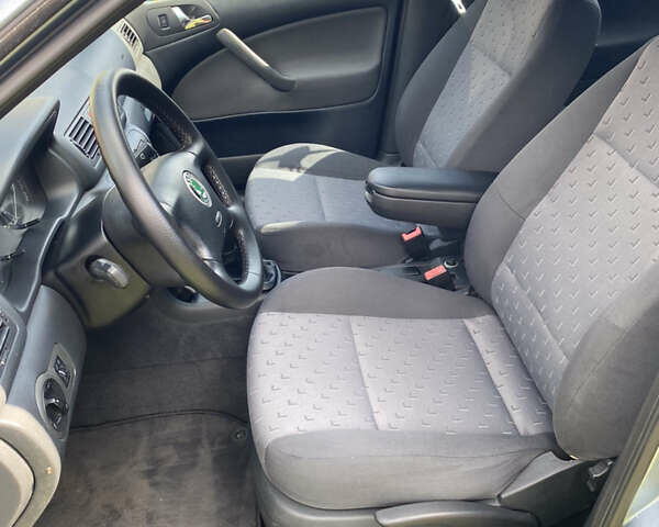 Серый Шкода Октавия, объемом двигателя 1.6 л и пробегом 253 тыс. км за 4500 $, фото 12 на Automoto.ua