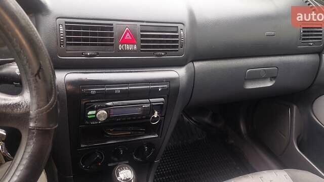 Серый Шкода Октавия, объемом двигателя 1.98 л и пробегом 290 тыс. км за 4000 $, фото 7 на Automoto.ua