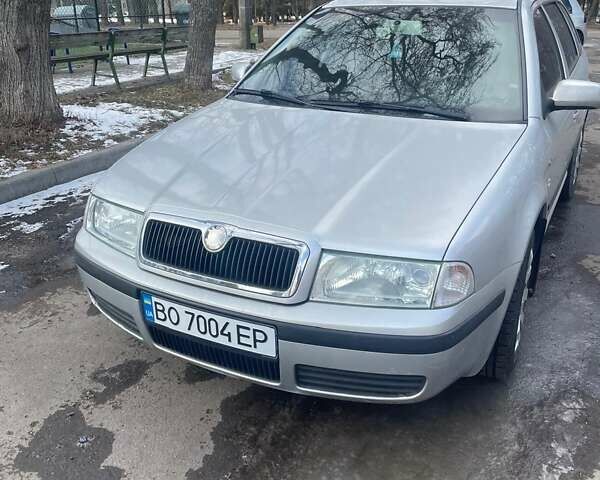 Серый Шкода Октавия, объемом двигателя 1.6 л и пробегом 272 тыс. км за 4500 $, фото 1 на Automoto.ua