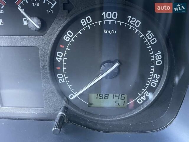Сірий Шкода Октавія, об'ємом двигуна 1.6 л та пробігом 198 тис. км за 4300 $, фото 5 на Automoto.ua