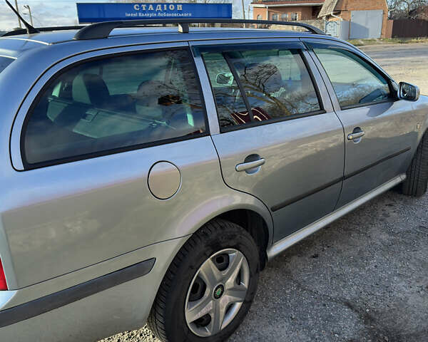 Серый Шкода Октавия, объемом двигателя 1.6 л и пробегом 236 тыс. км за 4000 $, фото 3 на Automoto.ua