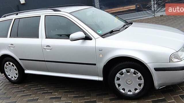 Серый Шкода Октавия, объемом двигателя 1.6 л и пробегом 220 тыс. км за 4350 $, фото 5 на Automoto.ua