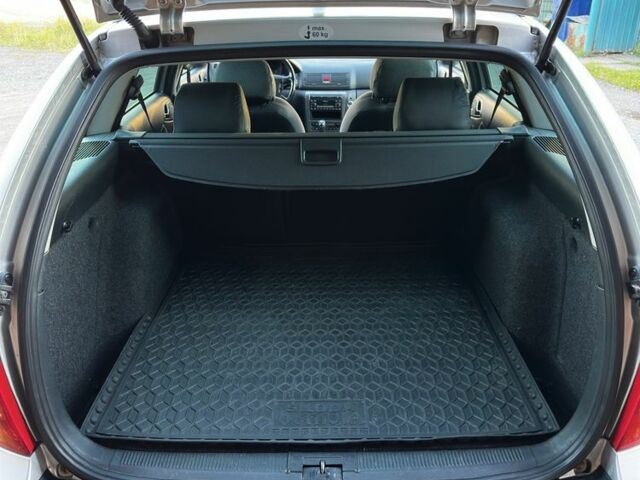 Шкода Октавия 2004 в Львове на Automoto.ua Серый Шкода Октавия, объемом двигателя 2 л и пробегом 213 тыс. км за 3800 $, фото 23 на Automoto.ua