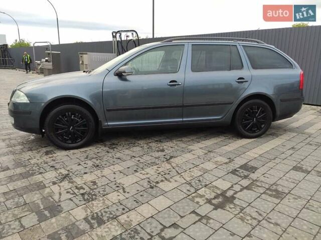Серый Шкода Октавия, объемом двигателя 1.6 л и пробегом 235 тыс. км за 5650 $, фото 5 на Automoto.ua