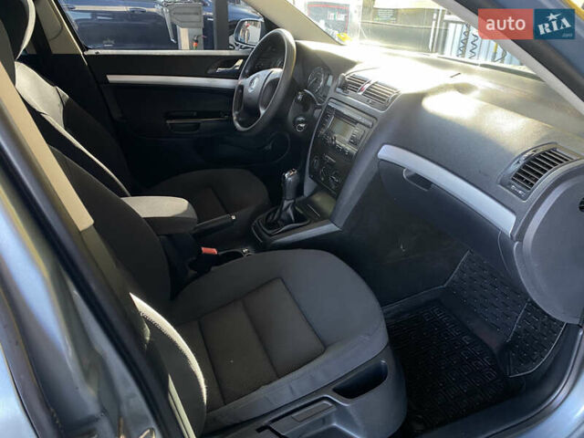 Серый Шкода Октавия, объемом двигателя 1.6 л и пробегом 211 тыс. км за 5700 $, фото 24 на Automoto.ua