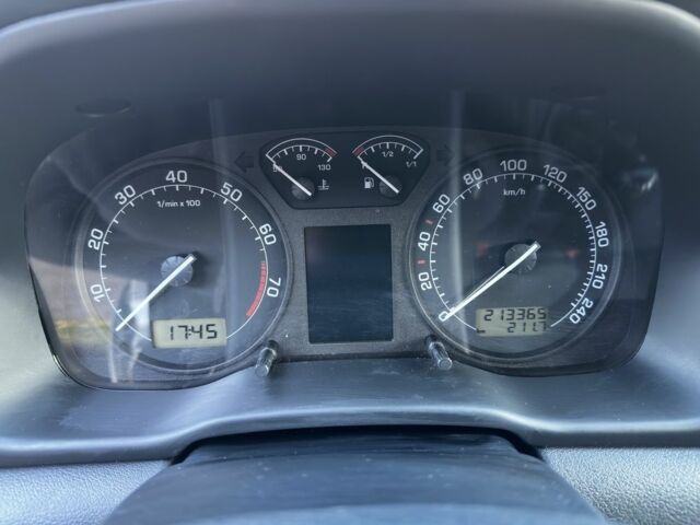 Шкода Октавия 2004 в Львове на Automoto.ua Серый Шкода Октавия, объемом двигателя 2 л и пробегом 213 тыс. км за 3800 $, фото 16 на Automoto.ua