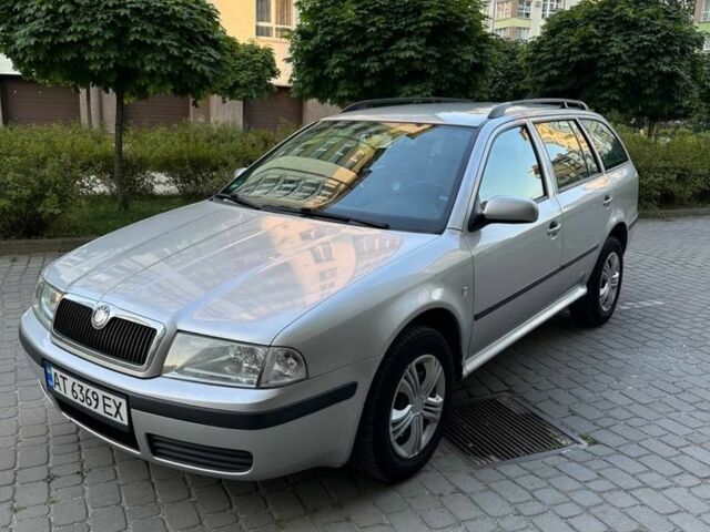 Серый Шкода Октавия, объемом двигателя 1.6 л и пробегом 256 тыс. км за 3900 $, фото 1 на Automoto.ua