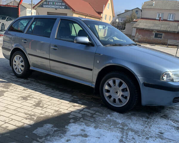 Серый Шкода Октавия, объемом двигателя 1.6 л и пробегом 200 тыс. км за 4900 $, фото 2 на Automoto.ua