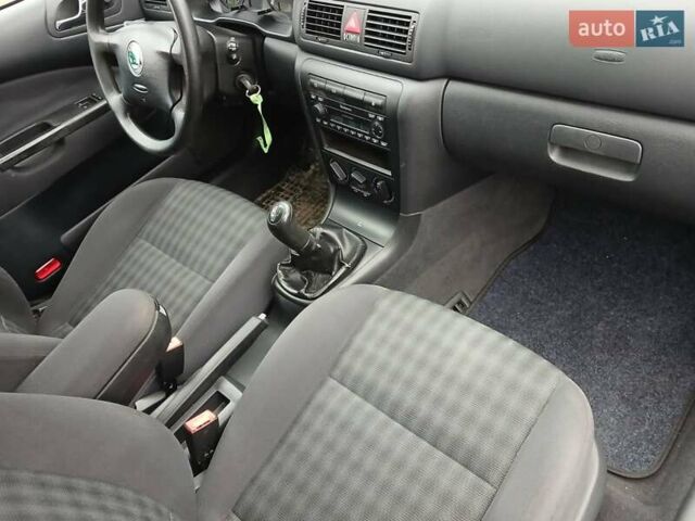 Серый Шкода Октавия, объемом двигателя 1.6 л и пробегом 238 тыс. км за 4750 $, фото 26 на Automoto.ua