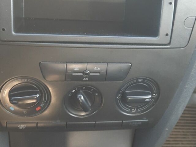 Серый Шкода Октавия, объемом двигателя 1.9 л и пробегом 334 тыс. км за 2850 $, фото 6 на Automoto.ua