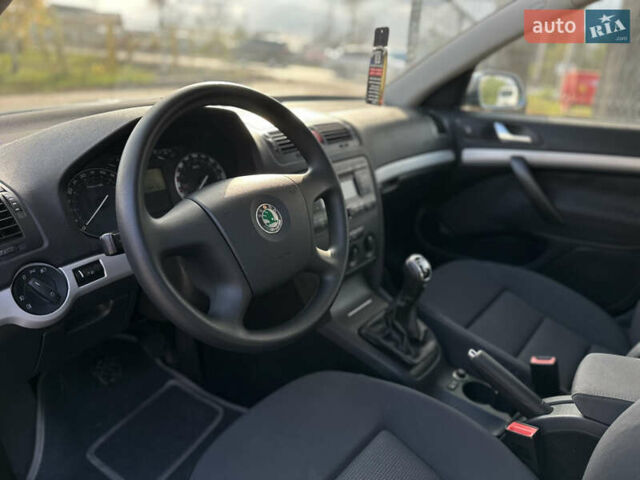 Шкода Октавия 2004 в Виннице на Automoto.ua Серый Шкода Октавия, объемом двигателя 1.6 л и пробегом 228 тыс. км за 6000 $, фото 23 на Automoto.ua
