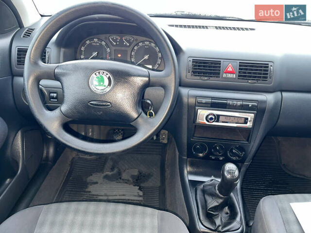 Серый Шкода Октавия, объемом двигателя 1.6 л и пробегом 209 тыс. км за 5750 $, фото 24 на Automoto.ua