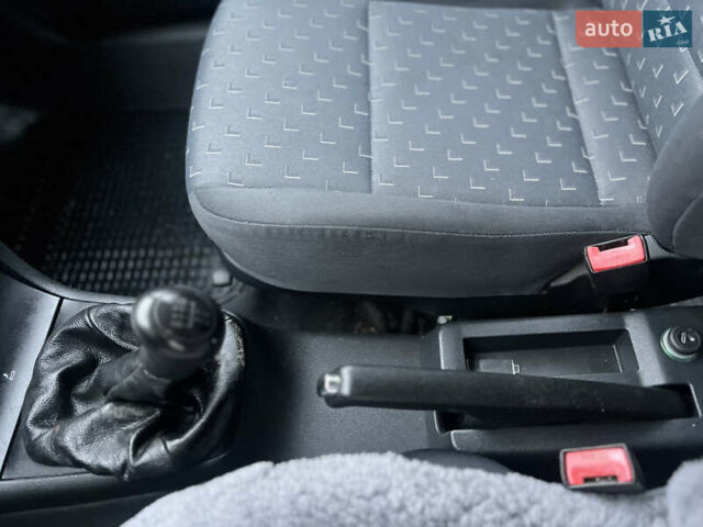 Серый Шкода Октавия, объемом двигателя 1.6 л и пробегом 223 тыс. км за 4799 $, фото 19 на Automoto.ua