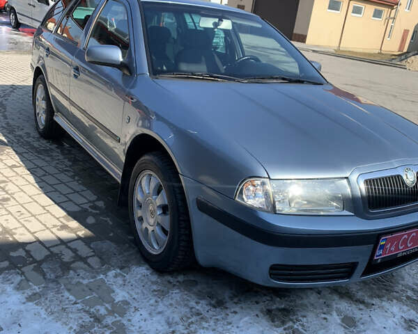 Серый Шкода Октавия, объемом двигателя 1.6 л и пробегом 200 тыс. км за 4900 $, фото 1 на Automoto.ua