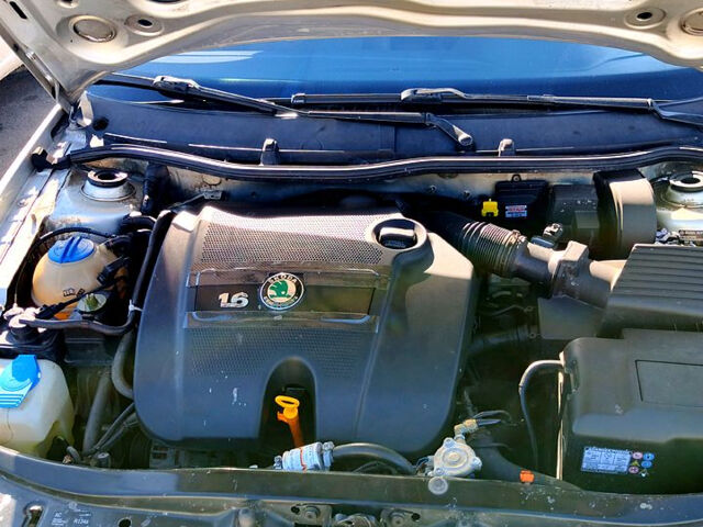 Серый Шкода Октавия, объемом двигателя 1.6 л и пробегом 424 тыс. км за 4300 $, фото 3 на Automoto.ua