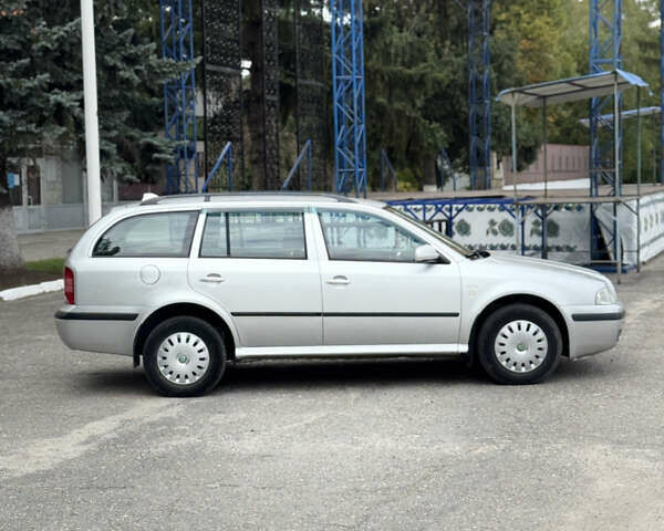 Серый Шкода Октавия, объемом двигателя 1.6 л и пробегом 240 тыс. км за 4000 $, фото 3 на Automoto.ua