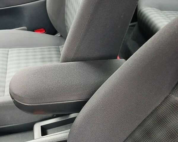 Серый Шкода Октавия, объемом двигателя 1.6 л и пробегом 238 тыс. км за 4750 $, фото 28 на Automoto.ua