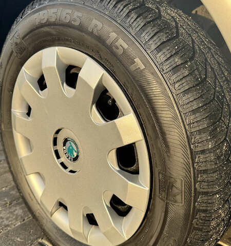 Серый Шкода Октавия, объемом двигателя 1.6 л и пробегом 245 тыс. км за 5600 $, фото 20 на Automoto.ua