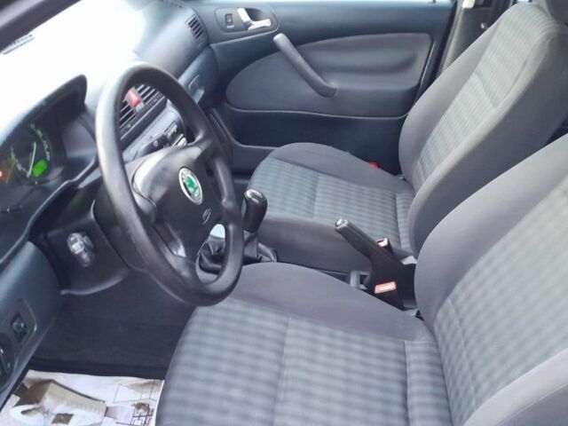 Сірий Шкода Октавія, об'ємом двигуна 1 л та пробігом 288 тис. км за 5300 $, фото 2 на Automoto.ua