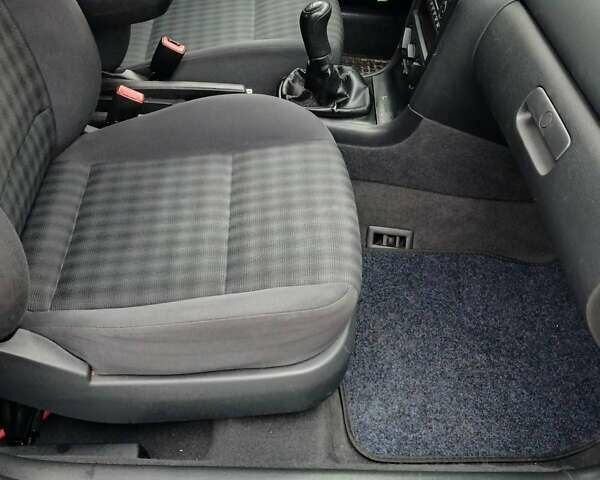 Серый Шкода Октавия, объемом двигателя 1.6 л и пробегом 238 тыс. км за 4750 $, фото 41 на Automoto.ua