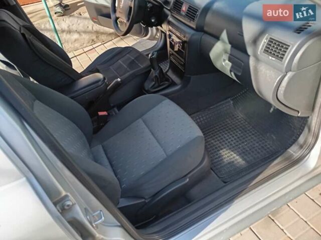 Серый Шкода Октавия, объемом двигателя 1.6 л и пробегом 252 тыс. км за 5500 $, фото 10 на Automoto.ua