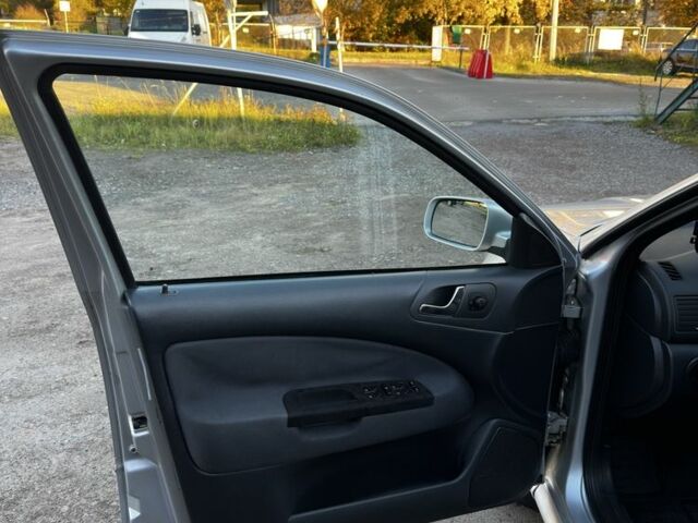 Шкода Октавия 2004 в Львове на Automoto.ua Серый Шкода Октавия, объемом двигателя 2 л и пробегом 213 тыс. км за 3800 $, фото 13 на Automoto.ua