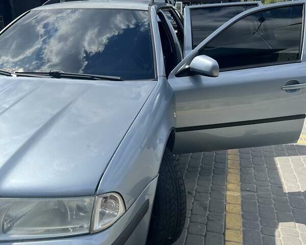 Шкода Октавия 2004 в Николаеве на Automoto.ua Серый Шкода Октавия, объемом двигателя 1.6 л и пробегом 275 тыс. км за 4700 $, фото 2 на Automoto.ua