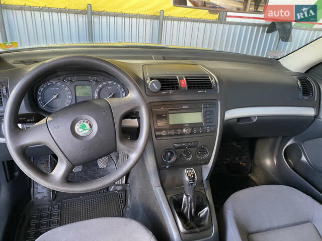 Серый Шкода Октавия, объемом двигателя 1.6 л и пробегом 211 тыс. км за 5700 $, фото 31 на Automoto.ua