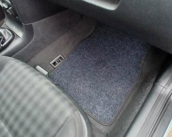 Серый Шкода Октавия, объемом двигателя 1.6 л и пробегом 238 тыс. км за 4750 $, фото 55 на Automoto.ua