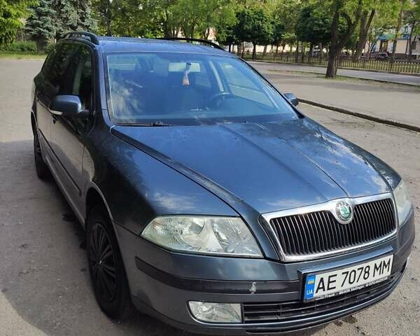 Серый Шкода Октавия, объемом двигателя 1.6 л и пробегом 235 тыс. км за 5650 $, фото 3 на Automoto.ua
